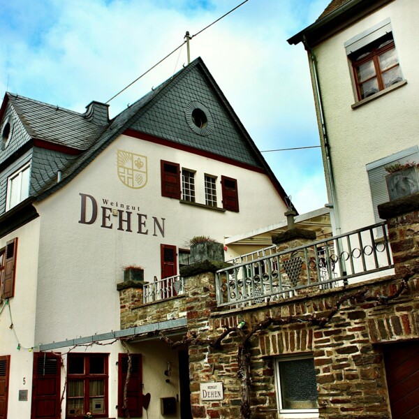 Weingut Dehen © Weingut Dehen Außenansicht des Weingut Dehen © Weingut Dehen