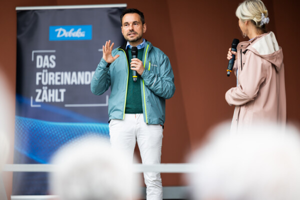 Ehrenamtstag auf dem Augusta-Fest © Koblenz-Touristik GmbH, Kai Myller Oberbürgermeister David Langner hält eine Rede in der Konzertmuschel. © Koblenz-Touristik GmbH, Kai Myller