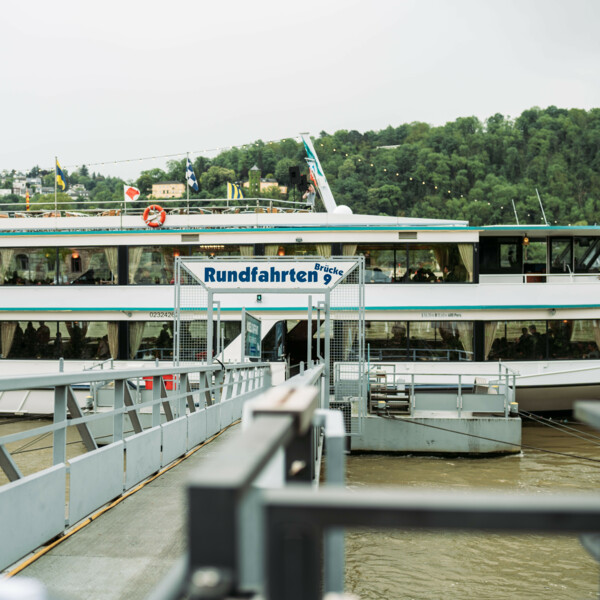 2023-05 Wein on Water-2.jpg © Koblenz-Touristik, Janko.Media Fahrgastschiff "Stadt Vallendar" Wein on the Water © Koblenz-Touristik, Janko.Media