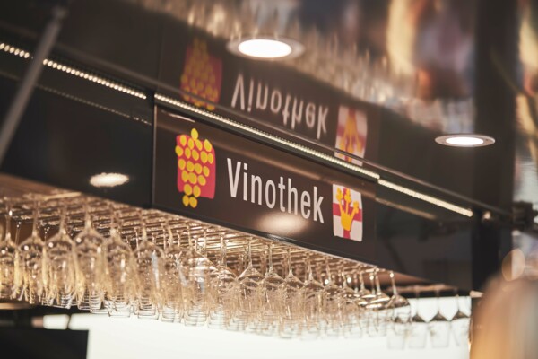 Mobile Vinothek der Koblenz-Touristik GmbH © Picture Colada GmbH Mobile Vinothek der Koblenz-Touristik GmbH © Picture Colada GmbH