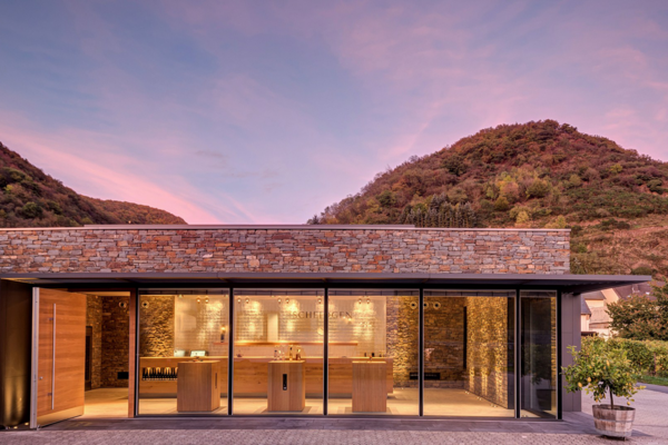 Weingut Scheidgen © Weingut SCheidgen Vinothek des Weinguts Scheidgen © Weingut SCheidgen