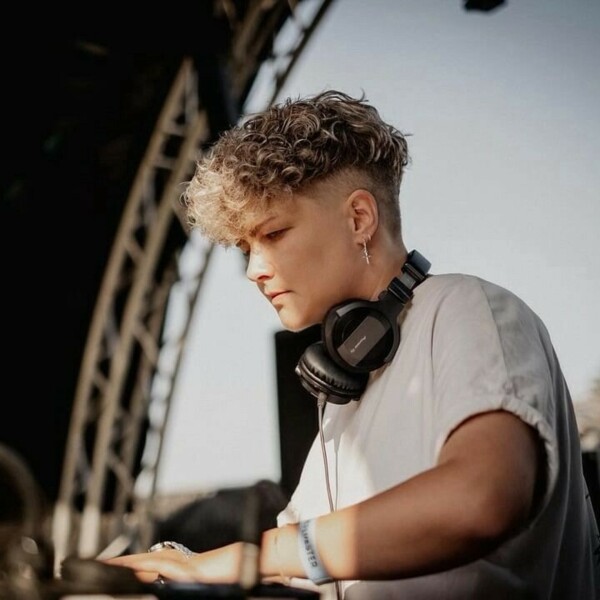 Kim Beks © Kim Beks Portrait der Künstlerin Kim Beks © Kim Beks