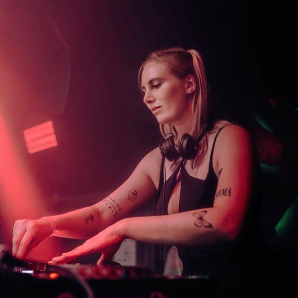 Nina.W © Nina W. Portrait der Künstlerin Nina W. © Nina W.