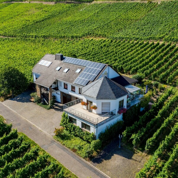 Weingut Weyh © Weingut Weyh Drohnenfoto des Weingut Weyh © Weingut Weyh