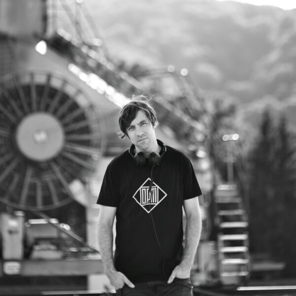 Künstler Giana Brotherz tritt bei Electronic Wine 2024 am Deutschen Eck auf. © Giana Brotherz Künstler Giana Brotherz tritt bei Electronic Wine 2024 am Deutschen Eck auf. © Giana Brotherz