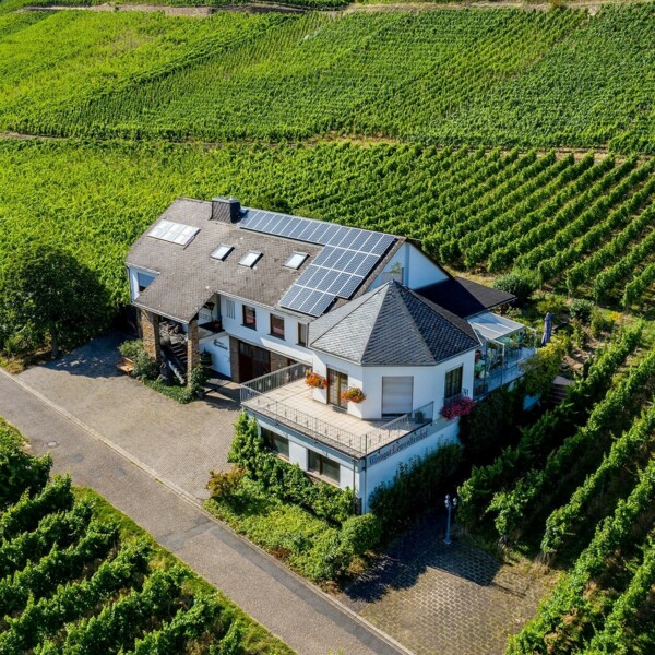 Drohnenfoto des Weingut Weyh © Weingut Weyh Drohnenfoto des Weingut Weyh © Weingut Weyh