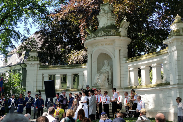 Musiker vor dem Kaiserin-Augusta-Denkmal © Koblenz-Tourstik GmbH Musiker vor dem Kaiserin-Augusta-Denkmal © Koblenz-Tourstik GmbH