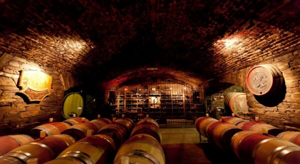 Weinfässer im Gewölbekeller der Winzergenossenschaft © WG Mayschoss-Altenahr Weinfässer im Gewölbekeller der Winzergenossenschaft © WG Mayschoss-Altenahr